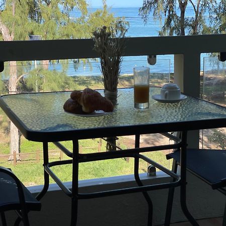 Phoenix Beach Apartments Sea View Flic-en-Flacq 외부 사진